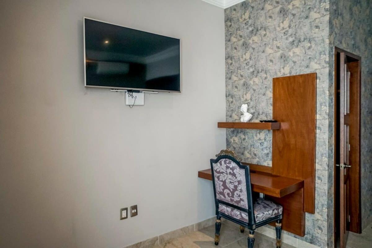 Lujoso Departamento En Leon Apartment Exterior foto